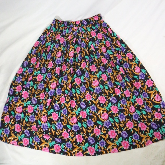 VTG INTENTIONS by Hartwell Pleated A-Line Skirt - Picture 2 of 6